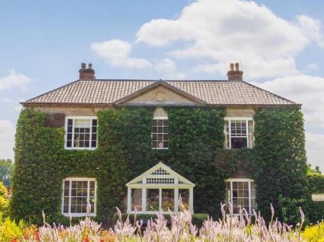 Bressingham Hall and High Barn – Beautiful Wedding Venue