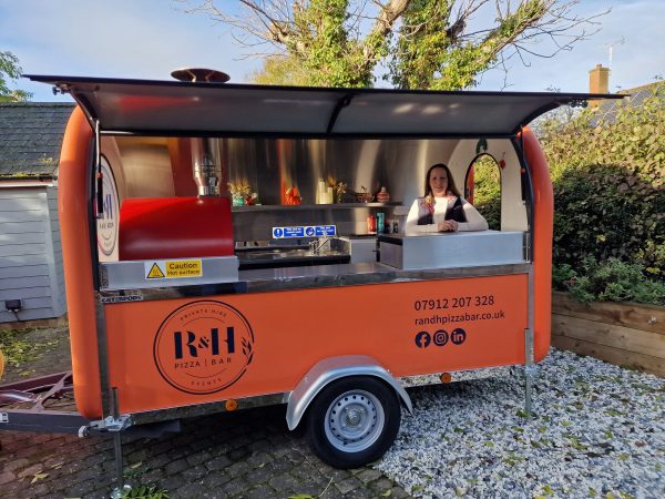 R & H Pizza Bar - Catering for all Occasions